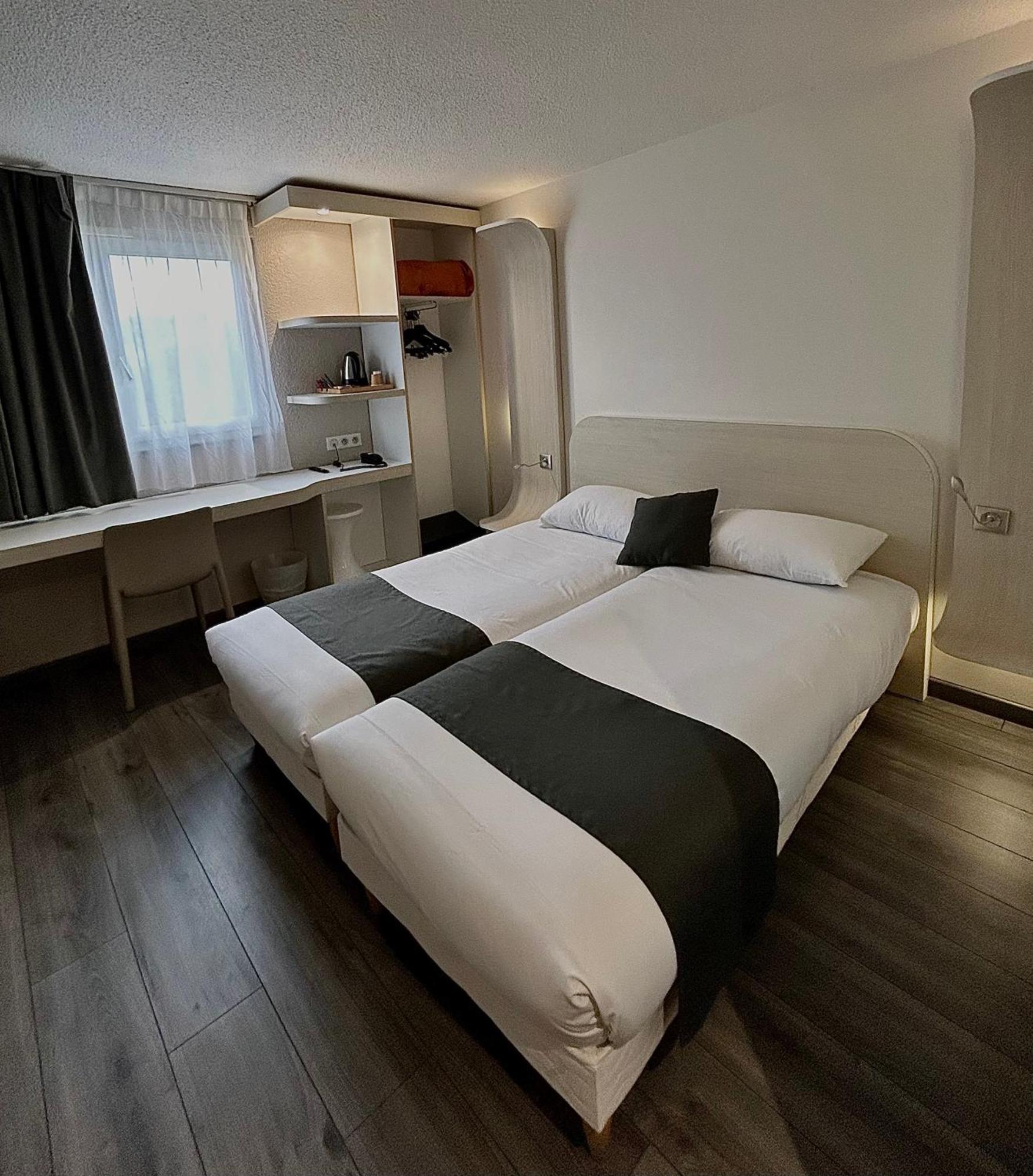 กีริอ๊าด โดวีล แซ็ง อาร์นูลต์ Hotel ภายนอก รูปภาพ